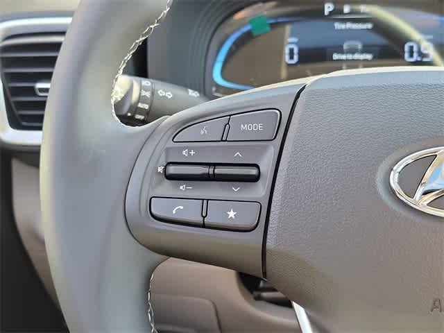 New 2026 Shimmering Silver Hyundai SEL image 7