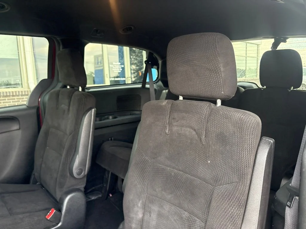 Used 2017 Red Dodge SE Plus image 31