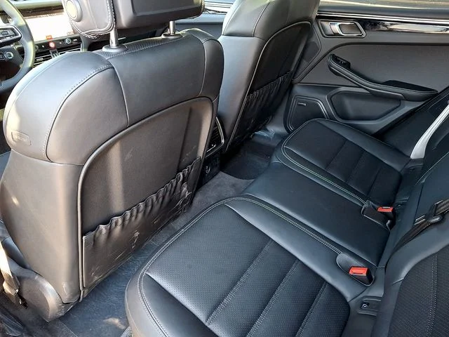 2025 Porsche Macan - Photo 12