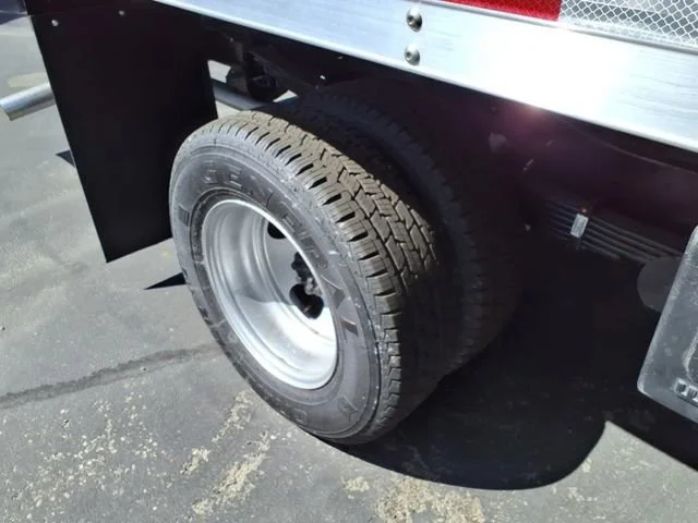 New 2025 Summit White GMC 1WT image 9