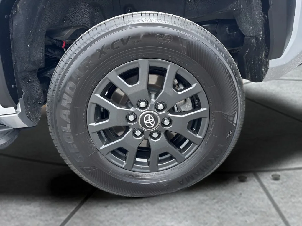Used 2025  Toyota SR5 image 27