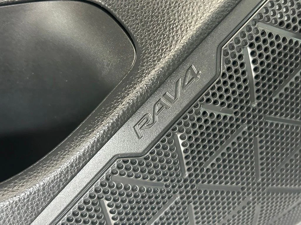 Used 2025 Silver Toyota XLE image 34