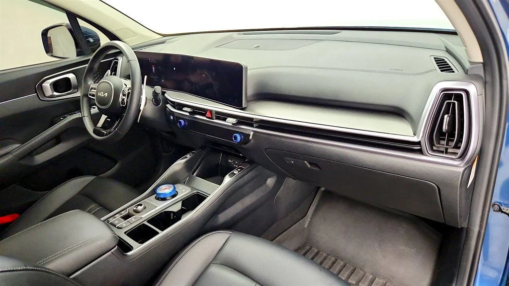 Used 2025 Mineral Blue Kia EX AWD image 24