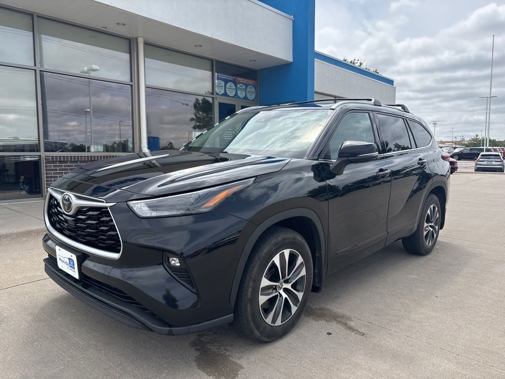 2022 Toyota Highlander XLE 4x4 V6's photo