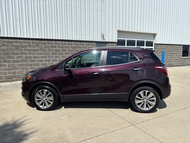 Used 2018 Red Buick Preferred image 8