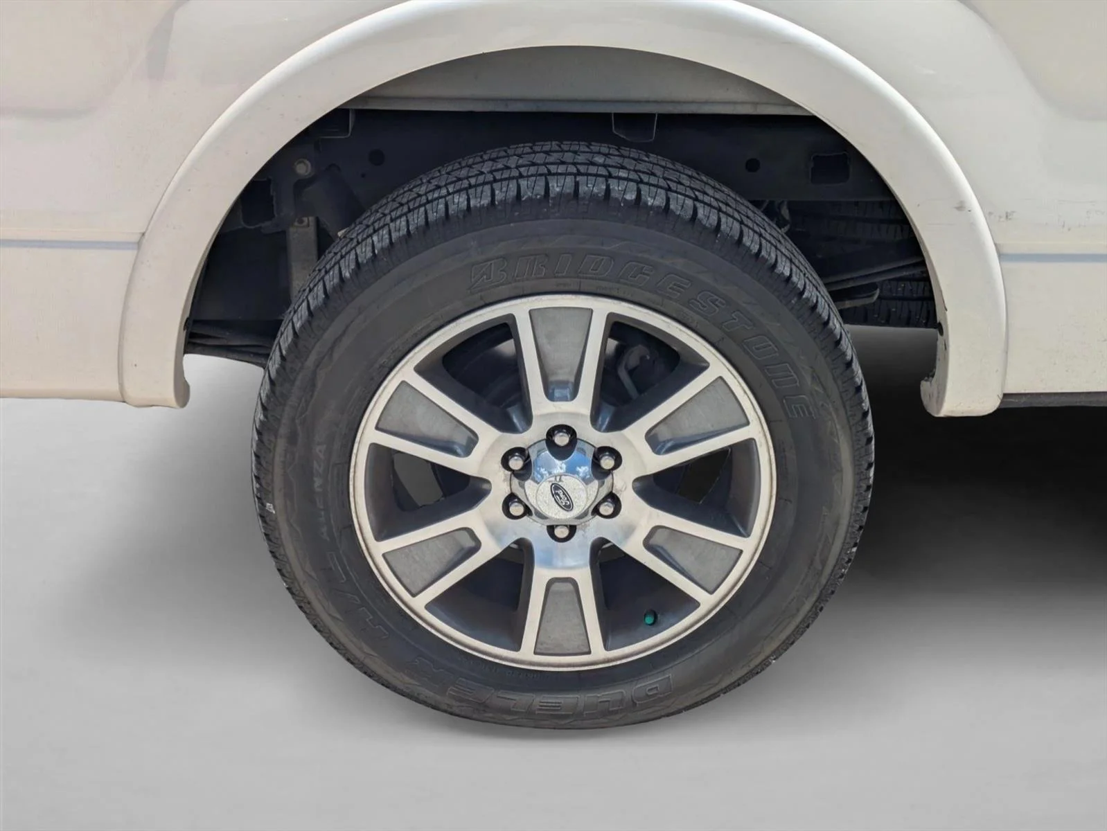Used 2013  Ford Platinum image 10