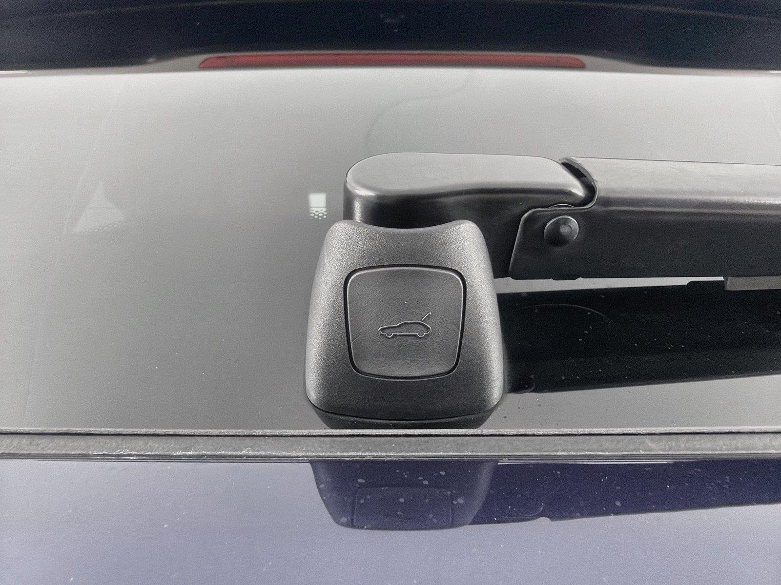 Used 2024  Porsche T image 25