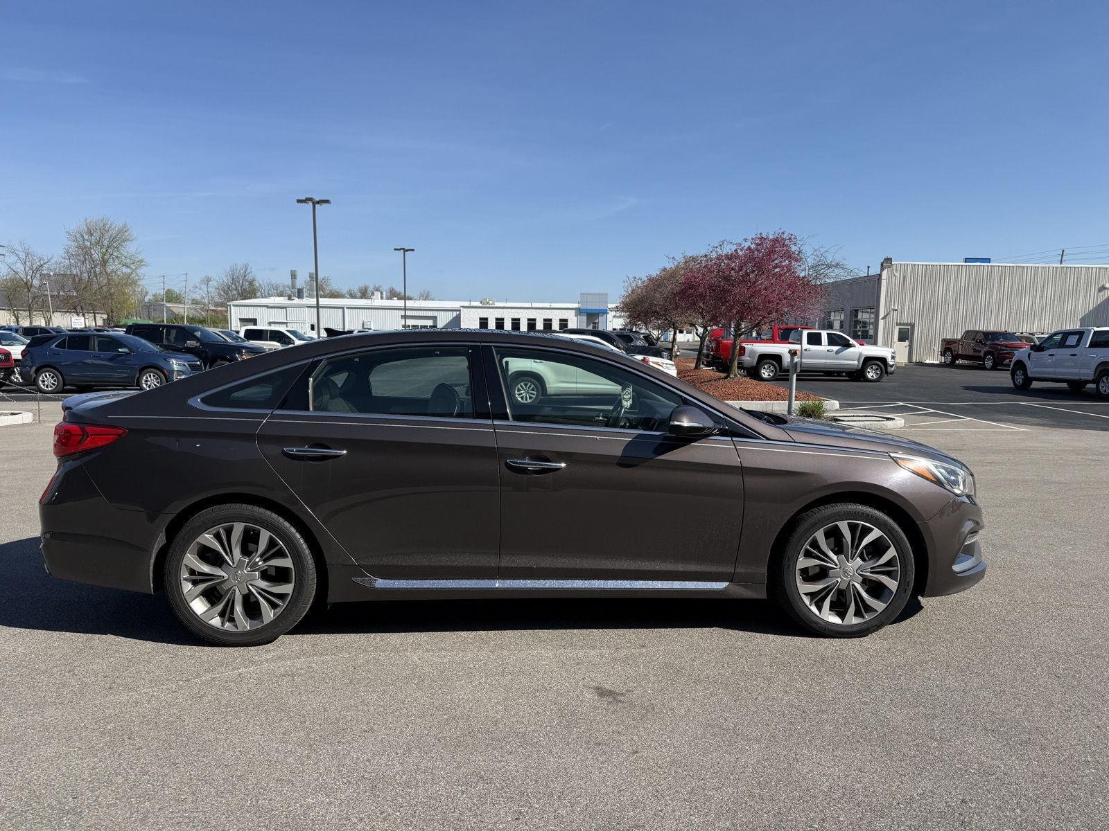 Used 2015 Hyundai Sonata Limited with VIN 5NPE34AB8FH166962 for sale in Lafayette, IN