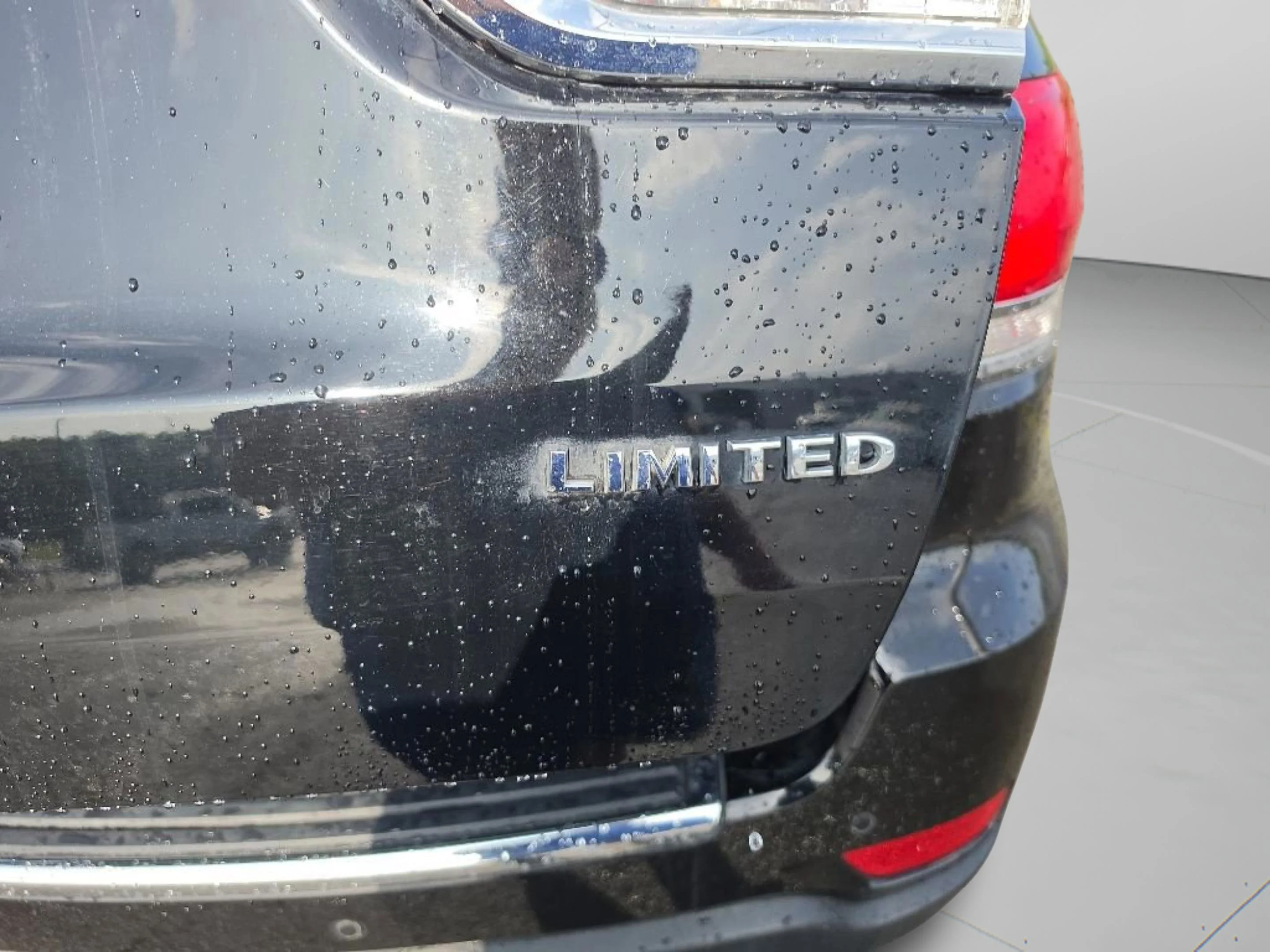 Used 2019 Black Jeep Limited 4x2 image 35