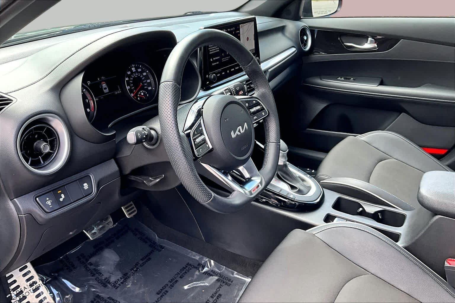 Used 2023 Gravity Gray Kia GT-Line image 18