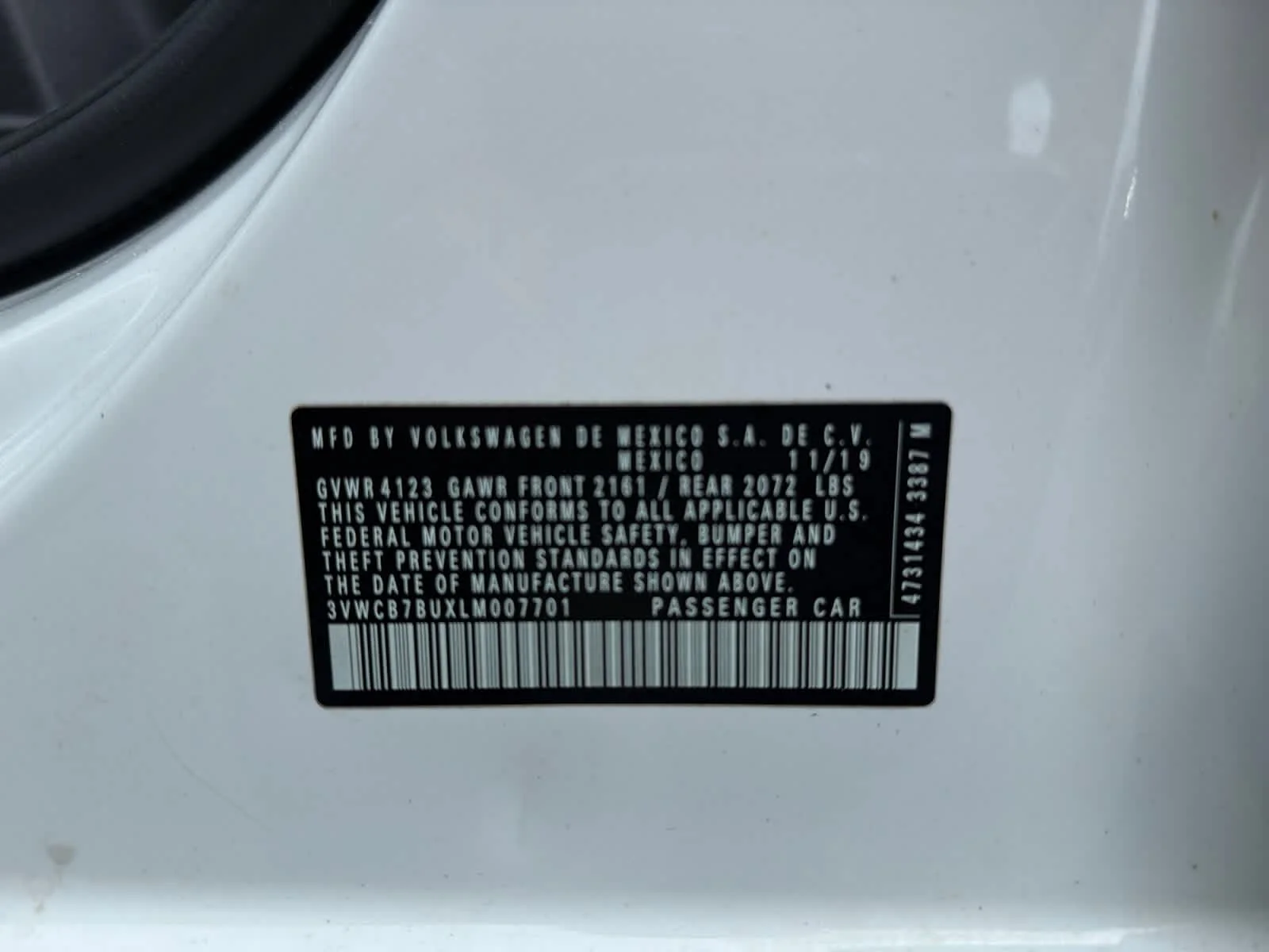 Used 2020 Pure White Volkswagen S image 25