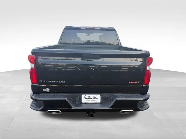 Used 2021 BLACK Chevrolet RST image 4