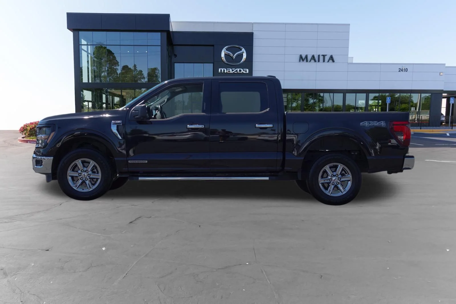 Used 2024 Black Metallic Ford XLT image 6