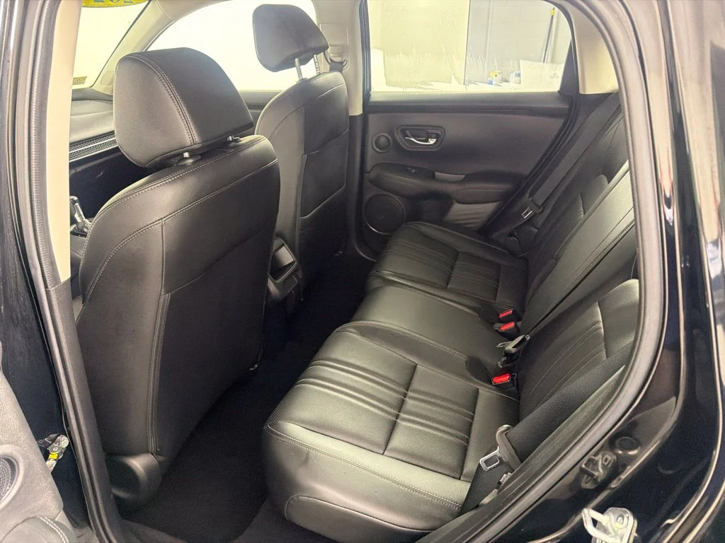 Used 2024 Crystal Black Pearl Honda EX-L image 18