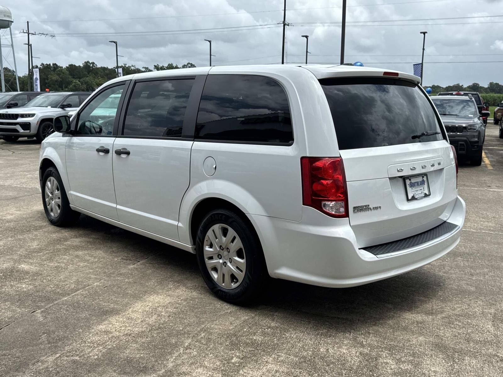 Used 2020 White Dodge SE image 5