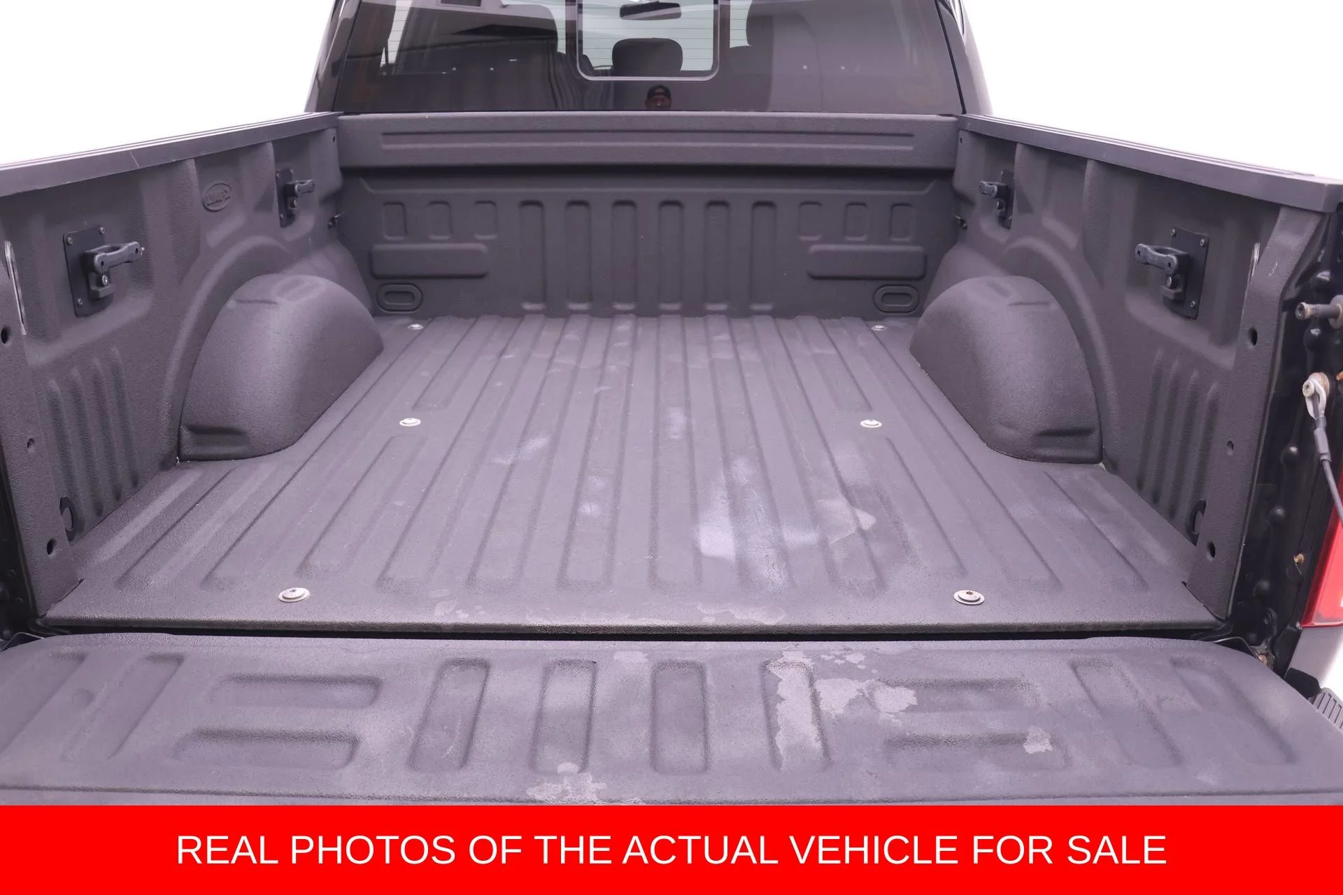 Used 2016 Black Ford XLT image 13