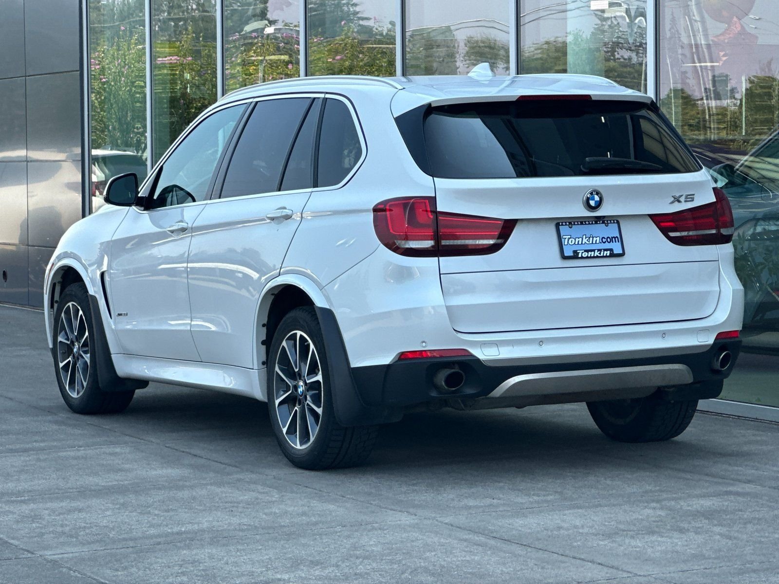 Used 2017 White Metallic BMW xDrive35i image 5