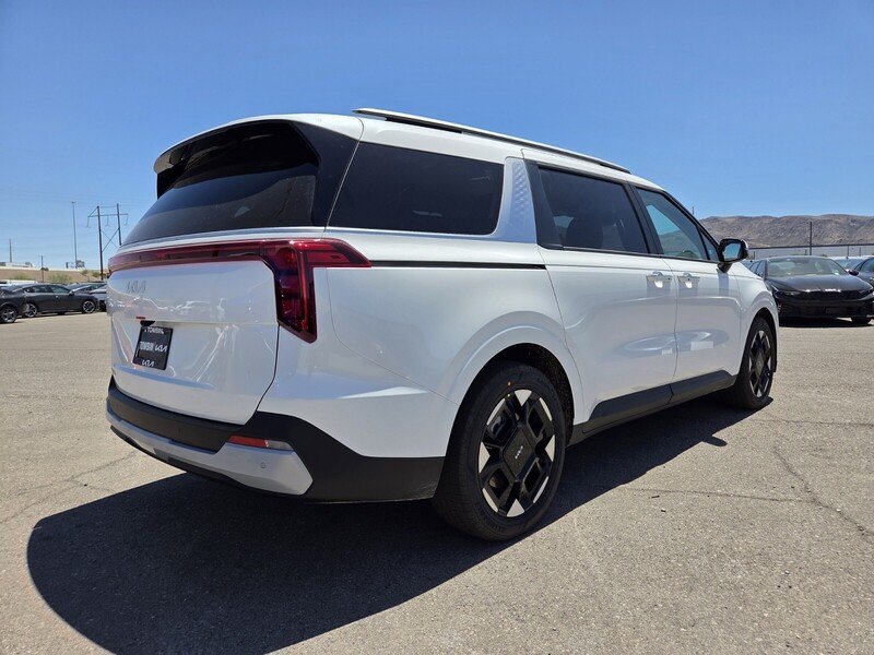 New 2026 Snow White Pearl Kia EX image 3
