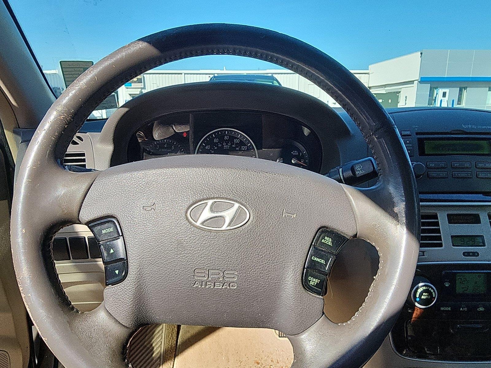 Used 2008  Hyundai SE image 11