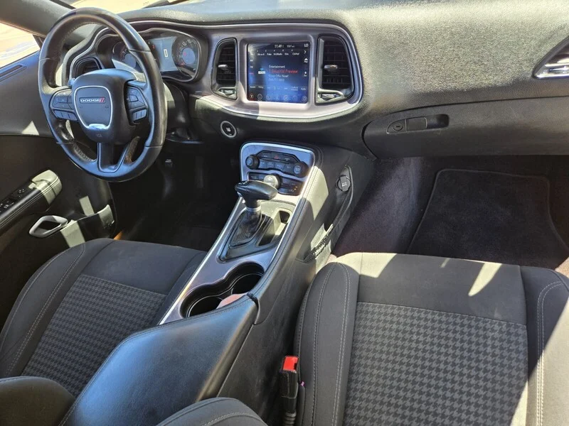 Used 2017 Granite Pearlcoat Dodge SXT image 12