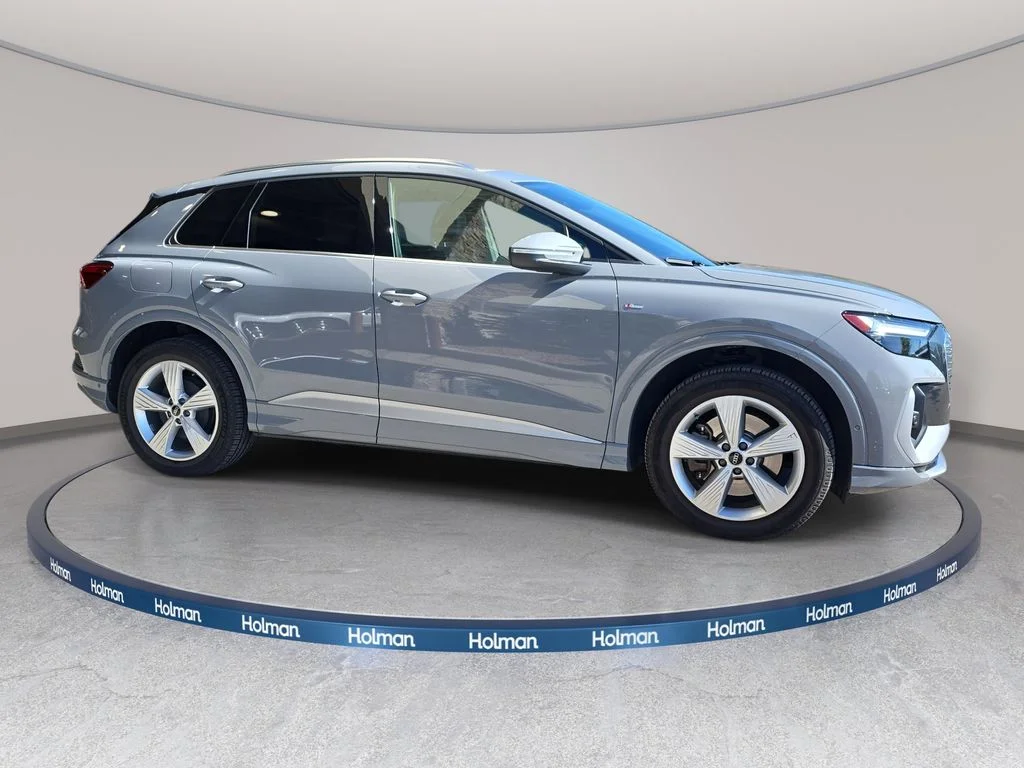 Used 2023 Gray Audi Premium Plus image 5