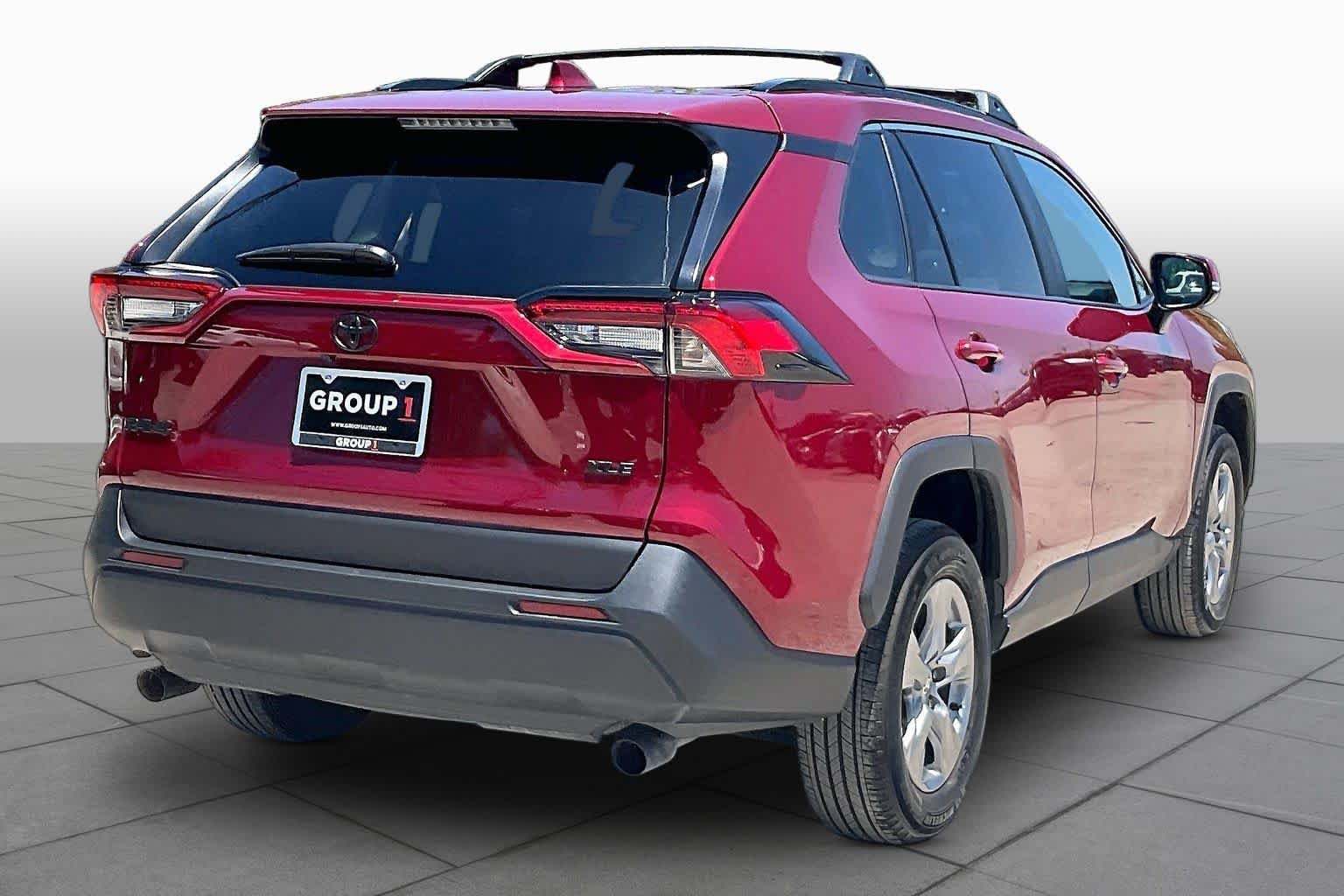 Used 2025 Ruby Flare Pearl Toyota XLE image 13