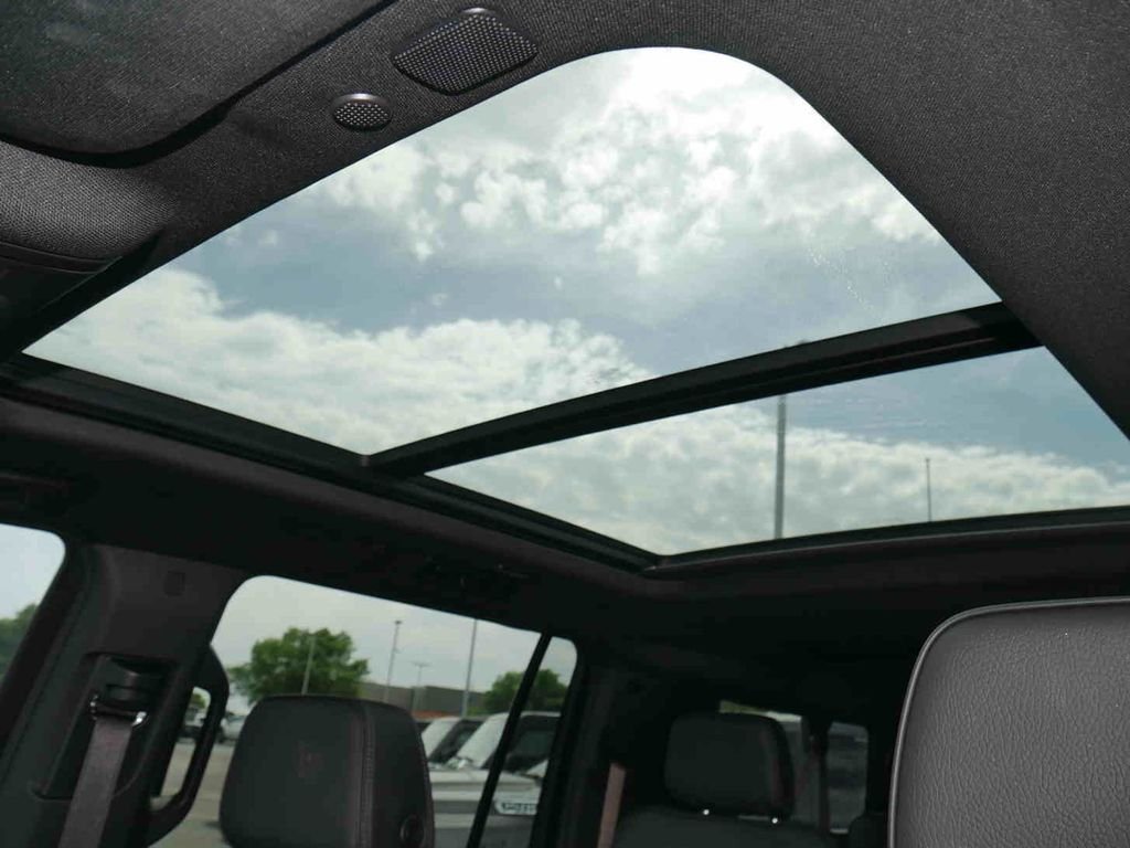 Used 2024  GMC Denali image 31