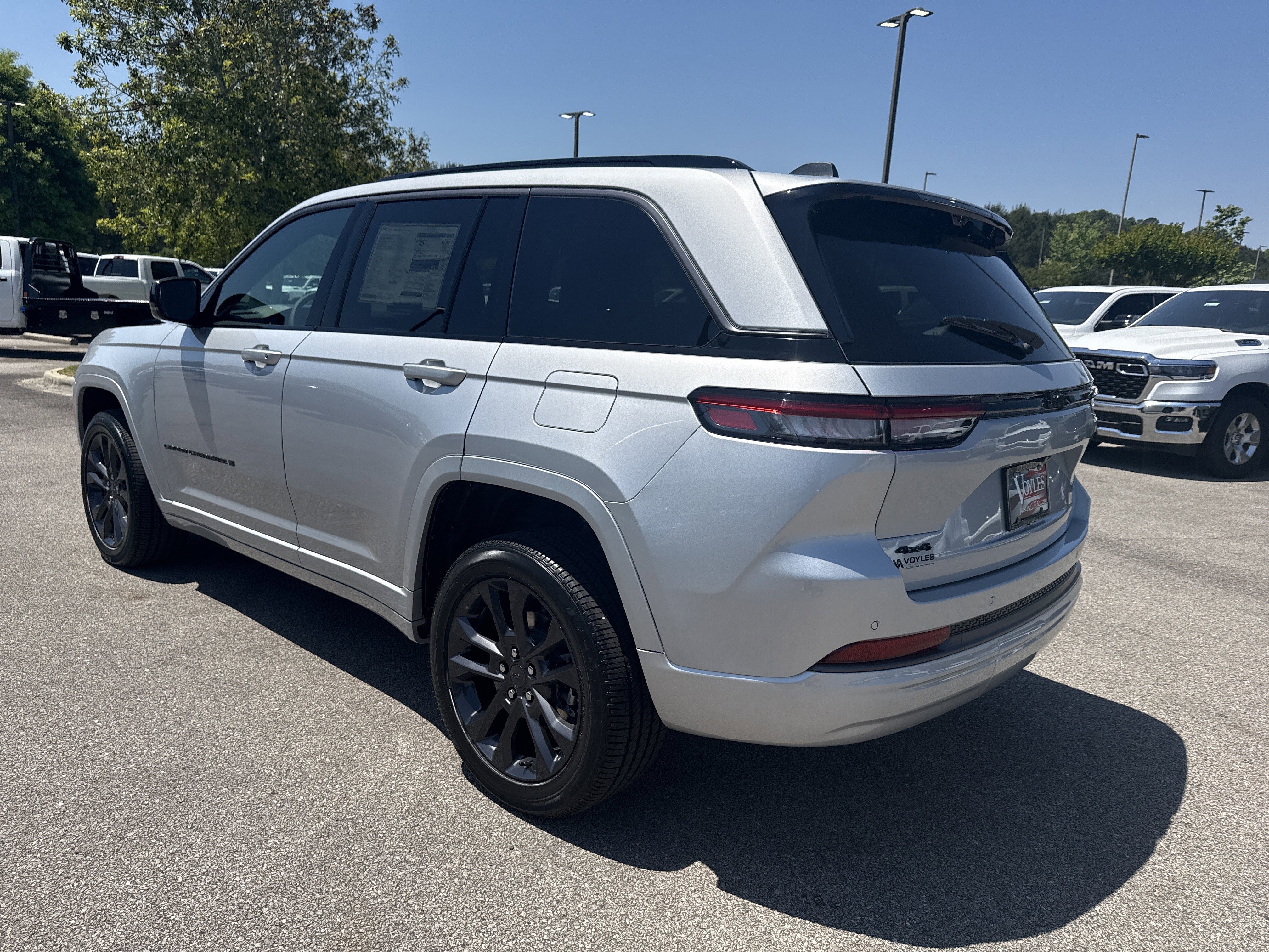 New 2026 Silver Zynith Jeep Limited Reserve image 5