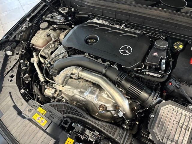Used 2026 Black Mercedes-Benz GLB 250 image 39