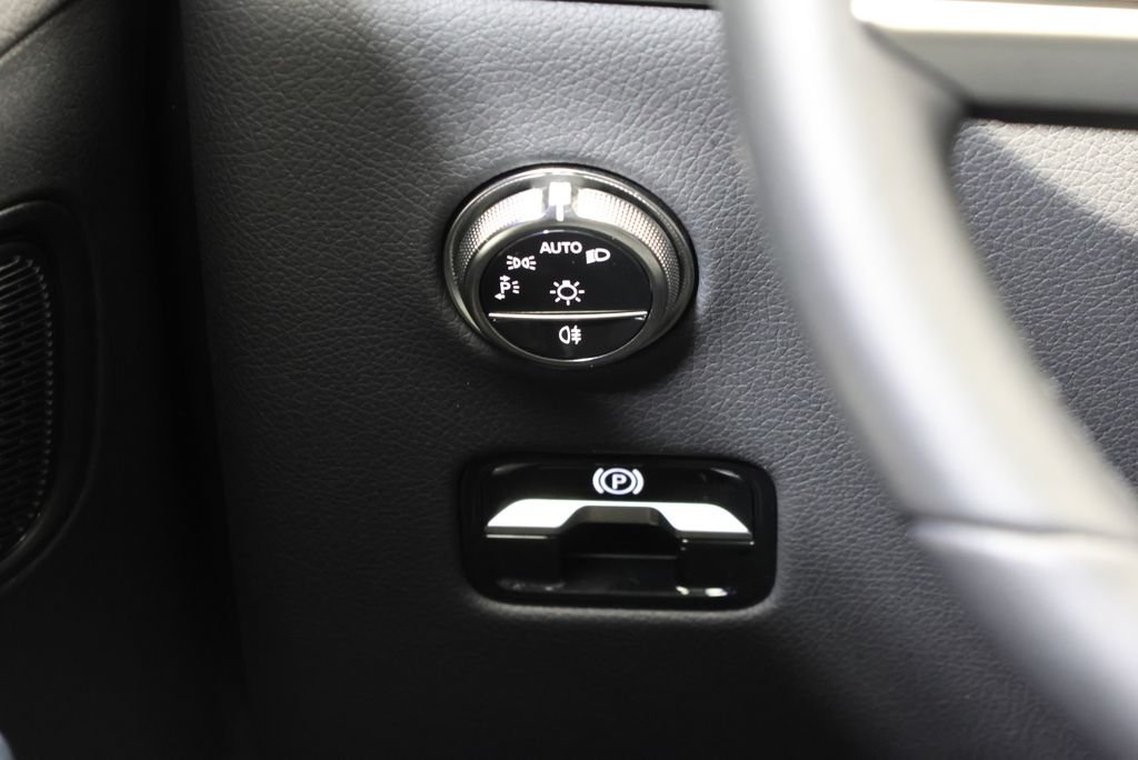 Certified Used 2026 Polar White Mercedes-Benz GLC 300 image 19