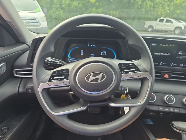 Used 2025 Gray Hyundai SE image 17