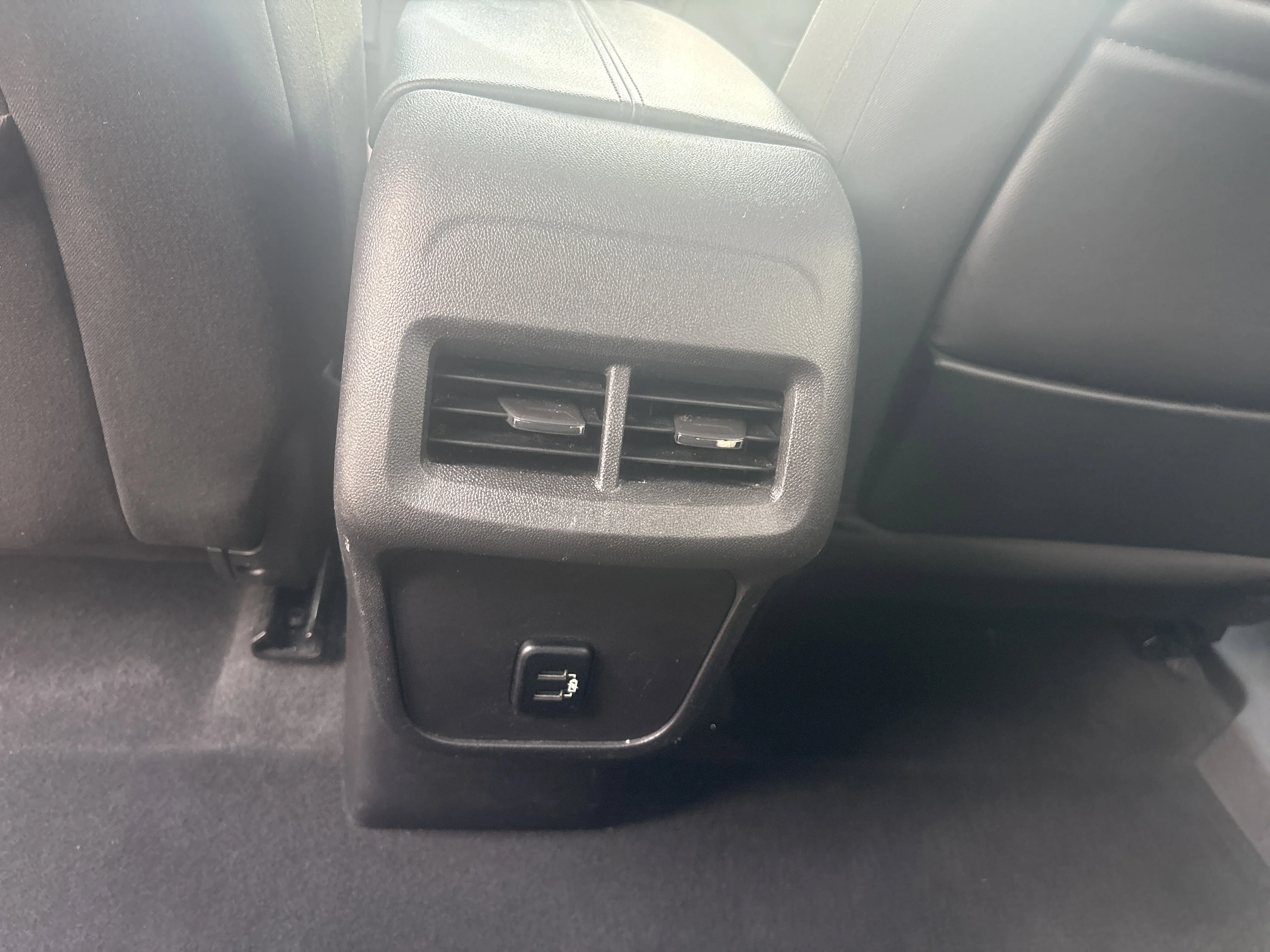 Used 2018 Ebony Twilight Metallic GMC SLE image 10