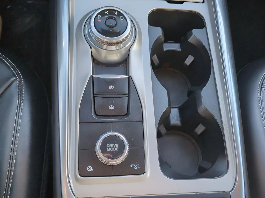 Used 2023 Oxford White Ford XLT image 23