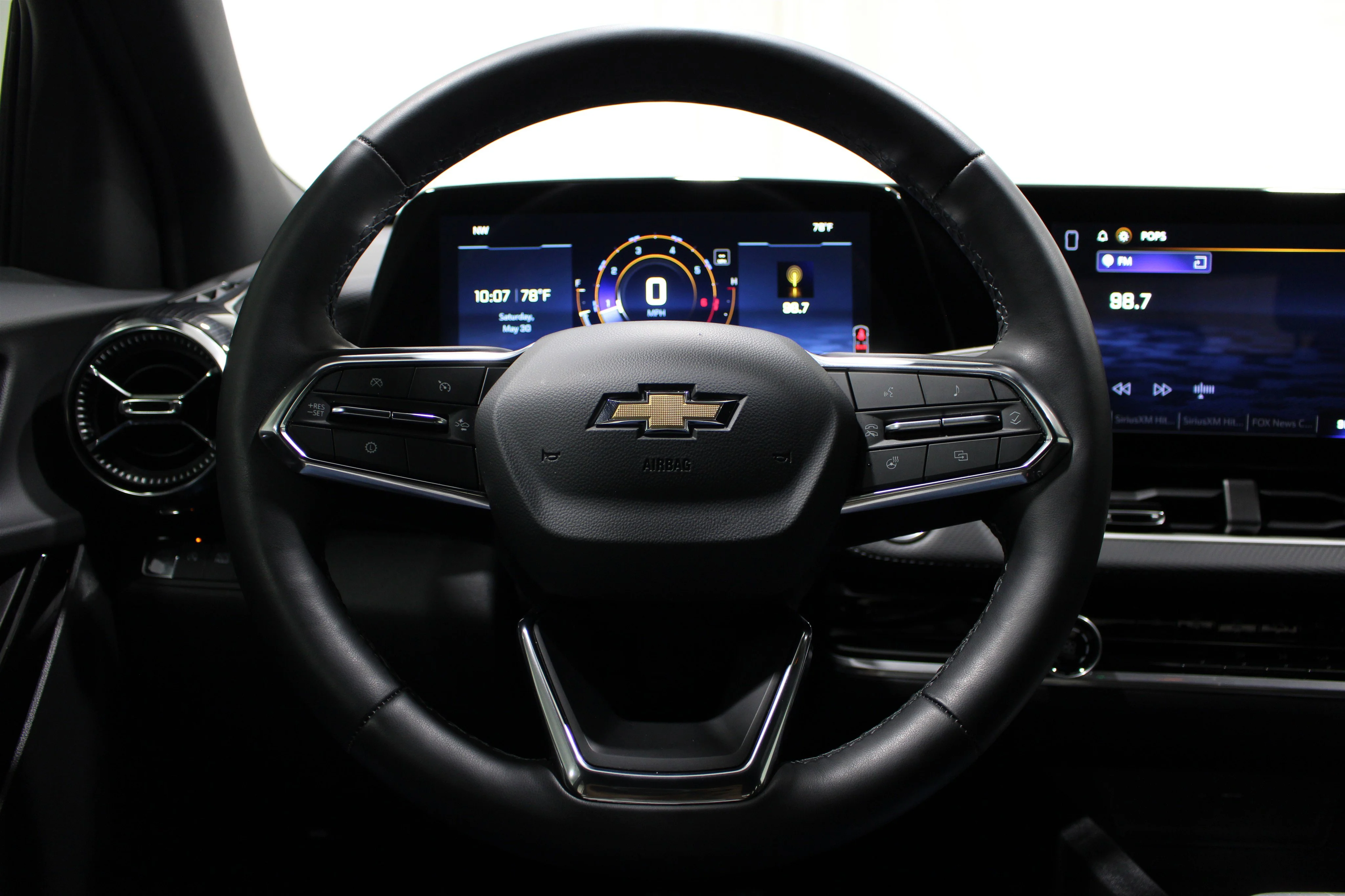 2026 Chevrolet Equinox LT - Photo 10