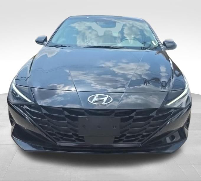 Used 2023 Black Hyundai SEL image 2