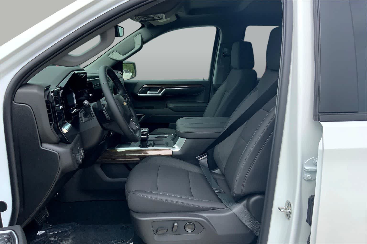 2026 Chevrolet Silverado 1500 LT - Photo 10
