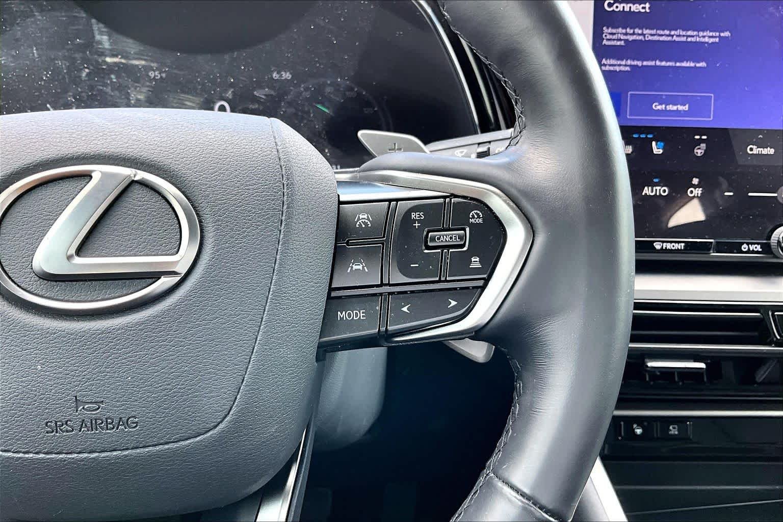 Used 2025 Wind Chill Pearl Lexus Premium image 25