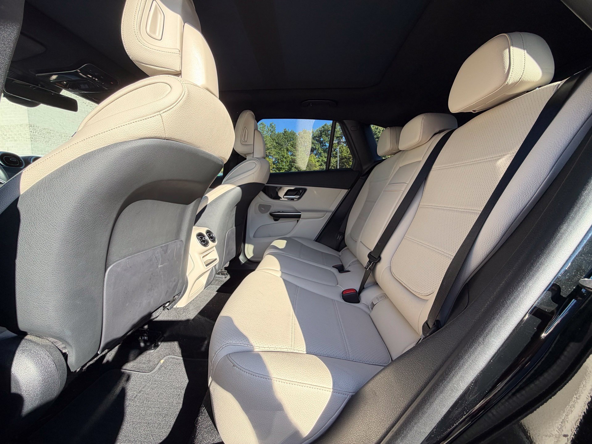 Certified Used 2024 Black Mercedes-Benz GLC 300 image 6