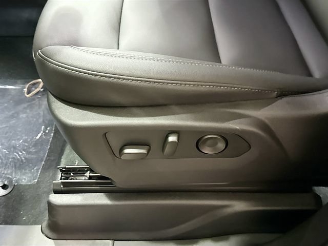 2026 Chevrolet Suburban LT - Photo 20