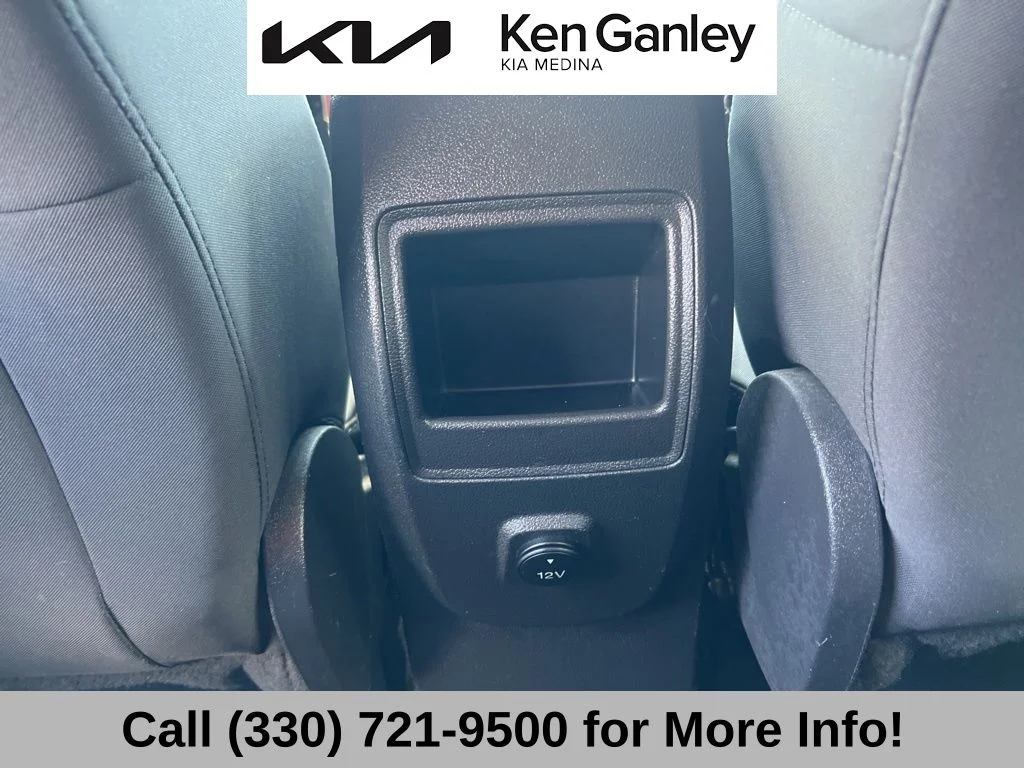 Used 2016 Silver Ford SE image 43