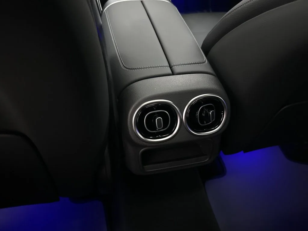 Certified Used 2026 Black Mercedes-Benz GLC 300 image 21