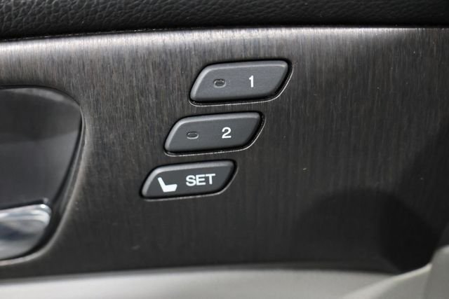 Certified Used 2013 Silver Honda EX-L image 17