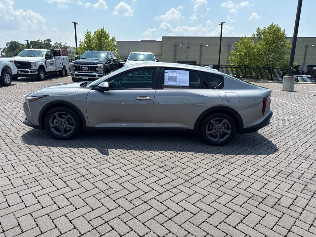 Used 2025 Gray Kia LXS image 4