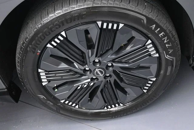 New 2026 Gun Metallic Nissan Platinum image 32