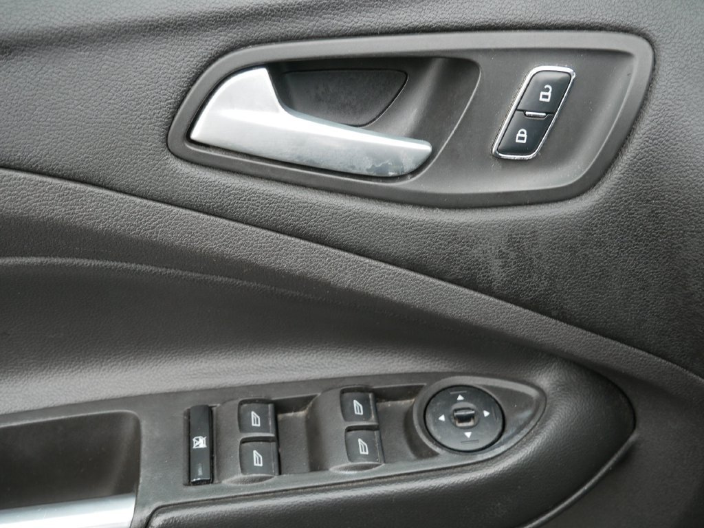 Used 2015 Black Ford SE image 17
