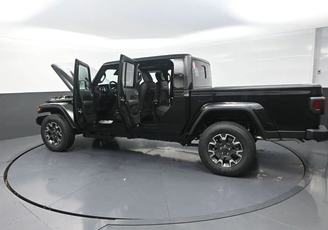 New 2026 Black Clear-Coat Exterior Paint Jeep Sahara image 33
