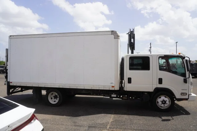 Used 2024 Arc White Chevrolet 1WT image 4
