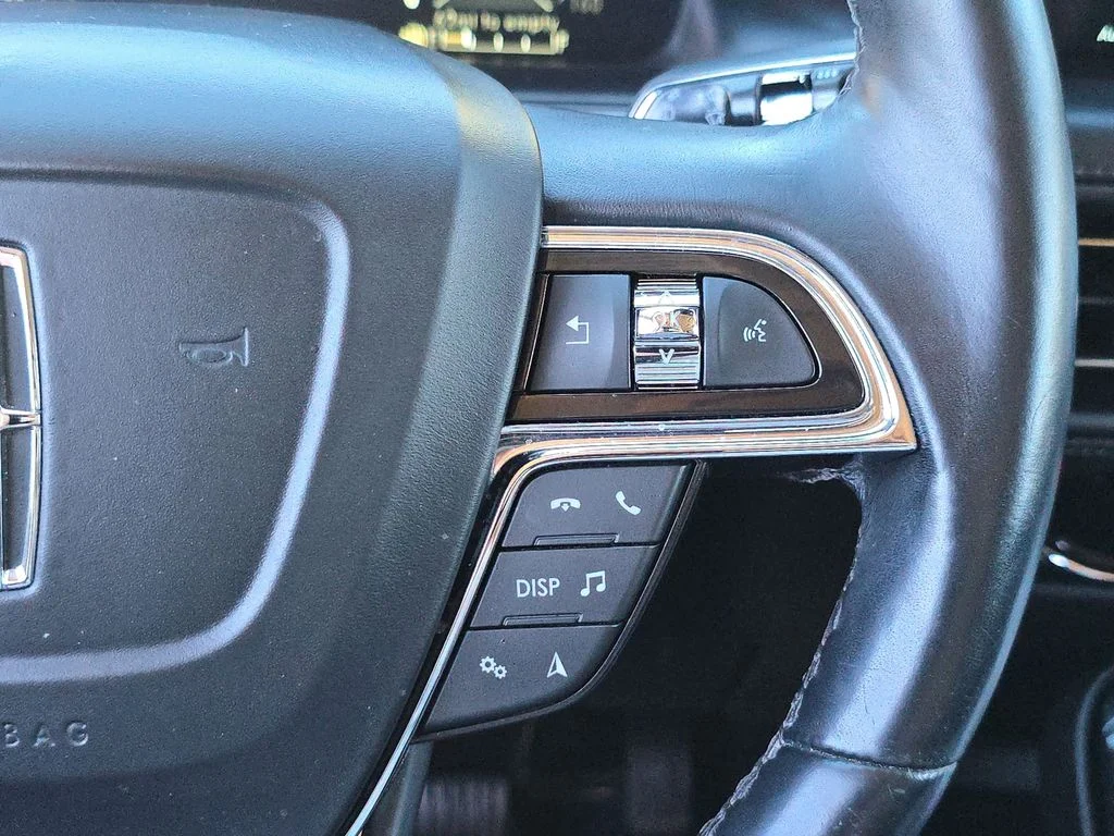 Used 2021 Gray Lincoln Reserve image 18