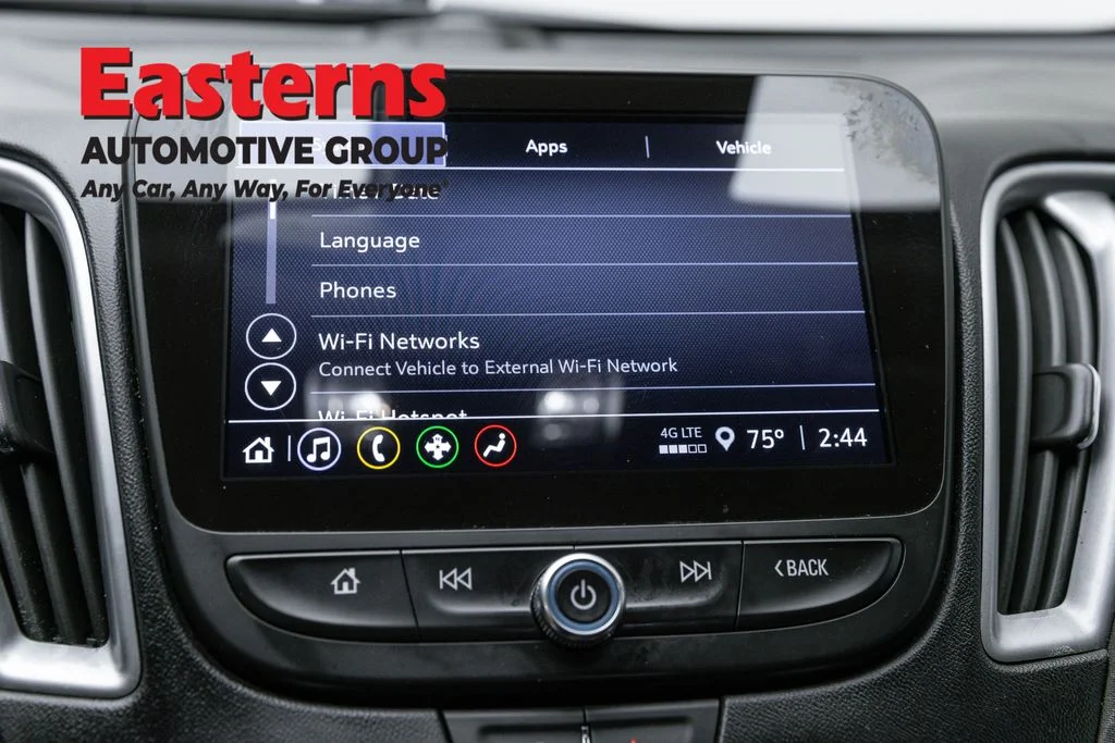 Used 2025 White Chevrolet LT image 19