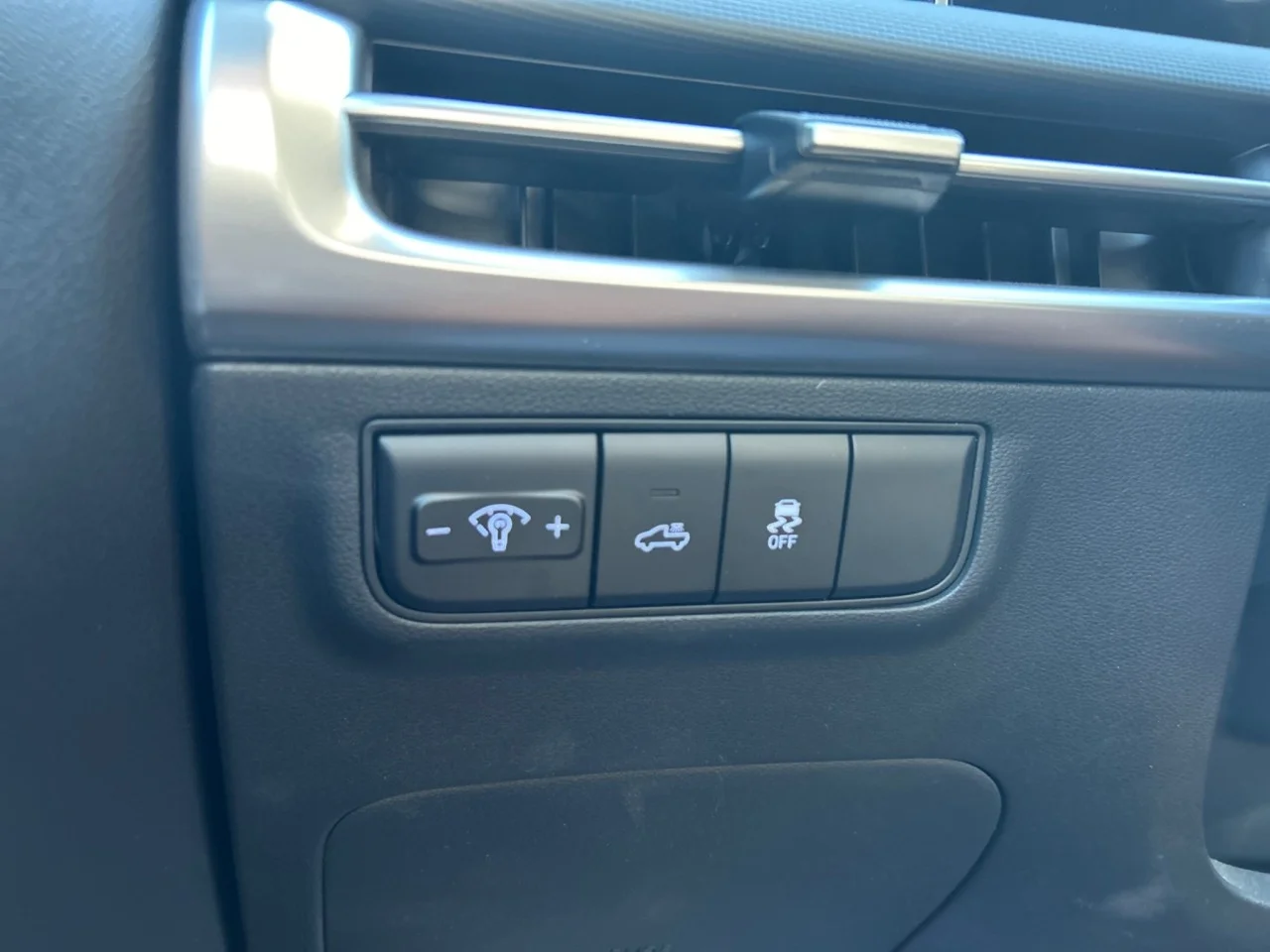 Used 2026  Hyundai SEL image 17